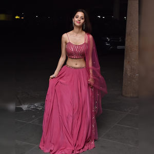 Exclusivo Lahenga Choli Dupatta de Seda India con Bordado, Diseño Moderno, Lavable, para Bodas, Prenda Étnica de Surat - Product Image 6