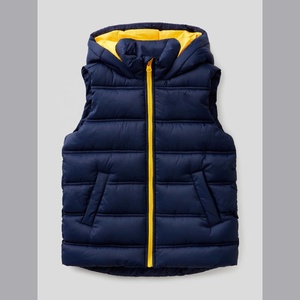 Veste d'hiver matelassée sans manches en tissu léger pour hommes avec capuche Décoration de poche pour vêtements d'extérieur Gilet de performance Procédé de finition - Product Image 2