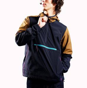 Nueva chaqueta cortavientos de talla grande de verano al por mayor impermeable poliéster liso con capucha estilo informal cierre de cremallera transpirable fino - Product Image 1