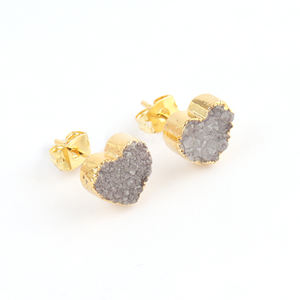 Pendientes de corazón con drusa de azúcar gris natural, chapados en oro, pequeños pendientes de corazón con cierre de rosca para mujer - Product Image 3