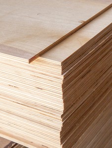 Contreplaqué filmé moderne, noyau en pin, placage noyer, qualité supérieure, pour usage intérieur, application en appartement, E1 Formaldehyde Central - Product Image 5