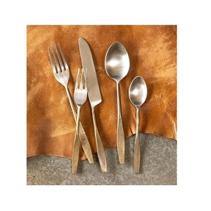 Ensemble de couverts au design avantageux Cuillères à dîner en acier inoxydable or Fourchettes et couteau Ensemble de couverts à vendre - Product Image 2