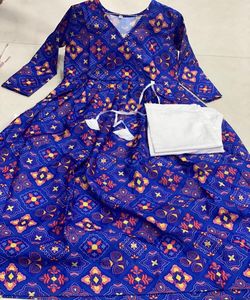 Nouveau Dernier Look Rich Party Wear Georgette Imprimé Crêpe Indien Filles Porter Prêt à Porter Pas Cher Bas Prix En Gros Surat Alphanumero - Product Image 5