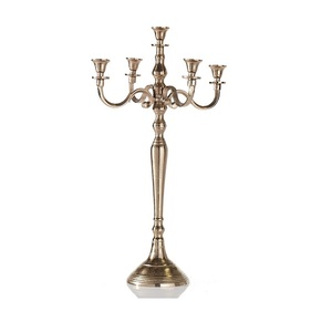 Candelabros de Metal de alta calidad hechos a mano decorativos al por mayor portavelas Venta caliente de lujo nuevo soporte de vela de lujo - Product Image 1