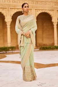 Sari de diseñador elegante y de moda con trabajo manual pesado y Sari de trabajo de apliques hermosos para mujeres para festivales y bodas - Product Image 2