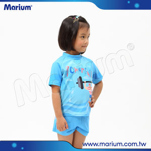 Maillot de protection unisexe pour enfants MARIUM bleu imprimé personnalisé, deux pièces, manches courtes, polyester et élasthanne, vêtements de sport - Product Image 6