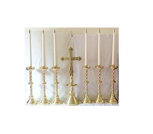 Ensemble de bougeoirs d'autel d'église en laiton Fournitures d'église - Product Image 1