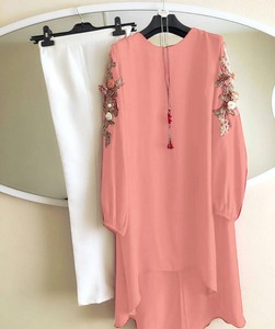 Nouveau Festival attrayant porter coton rayonne imprimé haut avec Palazzo filles indiennes prêt à l'emploi pas cher bas prix en gros Surat Alphanumero - Product Image 3