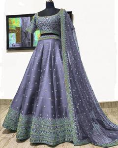 Hermoso color púrpura nueva llegada último diseñador bordado trabajo Lehenga Choli para mujer india en Ropa Étnica alfanumero - Product Image 2