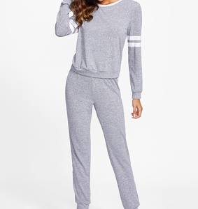 Conjunto de 2 piezas para correr para mujer, sudadera con capucha y Pantalones estampados, chándal cálido para niña - Product Image 4