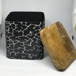 Pot de bougies en fer métallique de haute qualité, récipient avec couvercle en bois, en résine imprimée noir, 50 pièces - Product Image 3