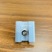 Pince centrale en aluminium de haute qualité support de montage solaire système solaire de toit fabriqué au Vietnam
