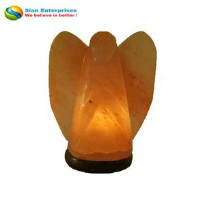Lampe d'ange en sel rose de style européen, écologique, sculptée selon la technique Feng Shui, forme naturelle par Sian Enterprises - Product Image 2
