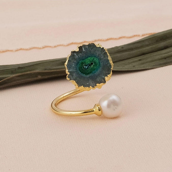 สีเขียว &amp; สีขาว