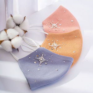 Elegante mascarilla femenina con hermoso bordado a mano, accesorios faciales de moda para mujeres para eventos y ropa festiva - Product Image 1