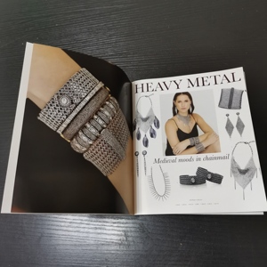 Catalogue/Brochure Personnalisé pour Cosmétiques, Vêtements et Bijoux - Livrets en Papier Imprimés Offset de Qualité Supérieure à Prix Abordable, Taille Personnalisée - Product Image 3