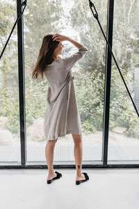 Vestido de lino a la moda para mujer, tela de crepé de color gris oscuro, cuello redondo, manga 3/4, longitud hasta la rodilla, novedad - Product Image 2