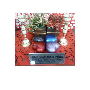 Urnas de corazón en diferentes colores, suministros de pelo - Product Image 1