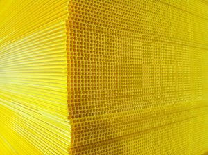 PP recyclé jaune imprimé UV de haute qualité de 12mm d'épaisseur pour les feuilles de plastique emballage publicitaire couleur personnalisable 2mm - Product Image 3