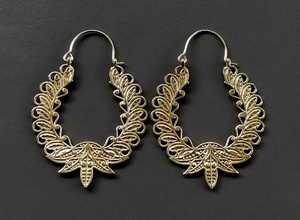 SILVER ZONE SZHE-376 Boucles d'oreilles créoles en laiton style bohème pour femme avec placage couleur or, design épuré, pour occasions spéciales - Product Image 5