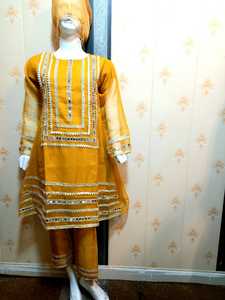 ชุดเสื้อผ้าสำหรับผู้หญิงจากปากีสถาน - Product Image 3