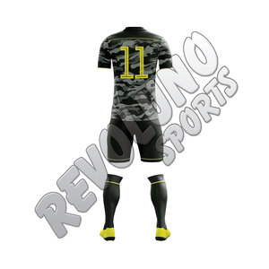 Uniforme de football personnalisé de haute qualité Camouflage Design noir chemises de football professionnel personnalisé votre conception maillot de football écologique - Product Image 2