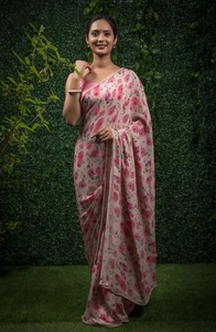 Sari Japonés Pesado de Satén con Borde de Encaje de Perlas / Sari de Seda Crepé con Blusa de Seda Pesada - Product Image 2