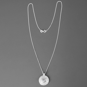 Pendentif en pierres précieuses de forme ronde en topaze bleue naturelle spéciale pour femmes Collier à breloques en argent sterling 925 personnalisé Bijoux fins - Product Image 5