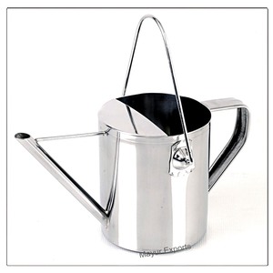 บัวรดน้ำดอกไม้สแตนเลส ดีไซน์โลหะทนทาน - Product Image 1