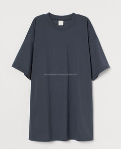 บริการผลิตเสื้อยืดกราฟิกพรีเมียมสำหรับผู้หญิง 200 GSM แบบลำลอง พร้อมบริการพิมพ์ลายและบรรจุภัณฑ์ตามสั่ง - Product Image 4