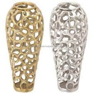 Florero de aluminio de metal blanco y dorado de diseño moderno para decoración navideña de mesa - Product Image 6