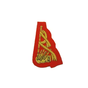 Emblema da luva do Piper do ouro no lingote vermelho Metal fio mão bordada Premium qualidade emblemas