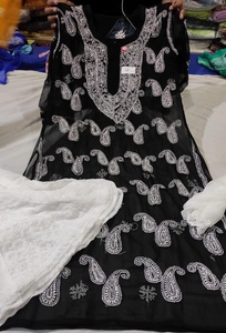 Diseñador de lujo Kurti completo Chikankari bordado con trabajo de hilo pesado Elegante ropa tradicional para mujer - Product Image 5