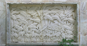 Sculpture en relief en pierre calcaire naturelle de Bali sculptée à la main, beige, motif floral 3D pour la décoration murale de villa - Product Image 6