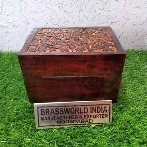 Urna de cremación superior de madera de estilo americano antiguo de Brassworld India Funeral Supplies - Product Image 4