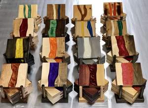 Dessous de verre en résine et pierre de bois de différentes couleurs pour boissons Bois de pin naturel et résine Cadeau de pendaison de crémaillère Lot de 6 tailles personnalisées - Product Image 5