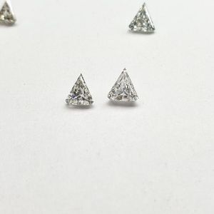 Diamante Cultivado en Laboratorio HPHT de 0.20-0.29 Quilates, Pulido, Claridad I, Suelto, Blanco, Corte Triangular de Fantasía, Certificado IGI, Corte Muy Bueno - Product Image 1