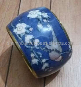 Brazalete de Metal con Diseño Elegante Estampado a Mano con Esmalte Epóxico para Mujer, Accesorio de Moda con Esmalte Estampado de Alta Calidad - Product Image 4