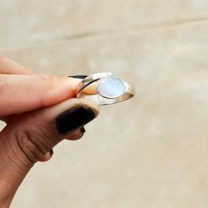 แหวนเพชรเม็ดเดี่ยวชุบโรเดียมประดับพลอยสีเงินสเตอร์ลิงสีรุ้งสำหรับงานแต่งงานดีไซน์เนอร์925 - Product Image 6