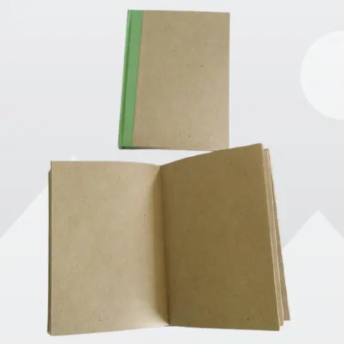 सादे प्राकृतिक सन कागज कवर और हरे रंग रीढ़ होने प्राचीन इतिहास सन कागज इस्तेमाल किया गया नोटबुक