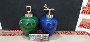 Urna de cremación de tres diseños únicos de estilo americano de Brassworld India Funeral Supplies - Product Image 6