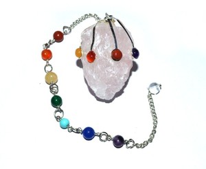 Pendule Chakra gravé en Quartz Rose, objet d'art à la mode, en solde - Product Image 1