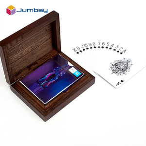 Caja de Madera de Alta Gama Personalizada para Cartas de Póker de Una Sola Baraja, Ideal para Regalos Conmemorativos y Empresariales - Product Image 1