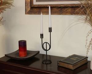 Bougeoir élégant à 2 bras en laiton et fer avec finition noire, parfait pour la décoration intérieure élégante et les idées d'éclairage. - Product Image 6