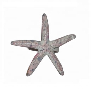 Anneau de serviette en métal argenté, design étoile de mer, pour la table - Product Image 1