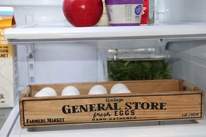 Caja de almacenamiento de madera para huevos, decoración rústica de granja para una decena - Product Image 3