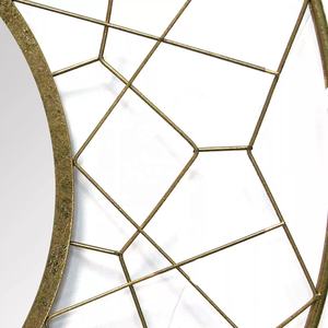 Espejo de pared redondo con detalles geométricos dorados, marco de Metal que asegura una larga duración - Product Image 3