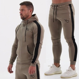 ชุดออกกำลังกายแบบมีฮู้ดปักโลโก้สำหรับผู้ชาย,ชุดออกกำลังกายแบบมีฮู้ดและเชือกดึงออกด้านข้าง - Product Image 4