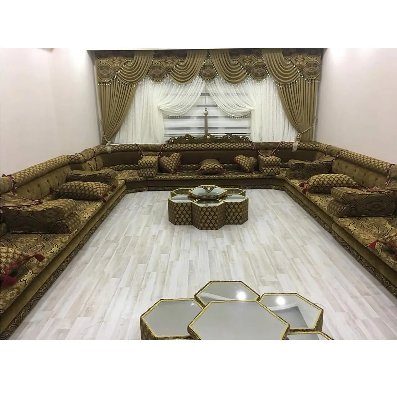 Ottoman Phong Cách Sofa Arabic Majlis Oriental Tầng Chỗ Ngồi | Ngồi Chiều Cao 25Cm | Sofa + Thảm Len + Rèm + Bộ Bàn Đầy Đủ