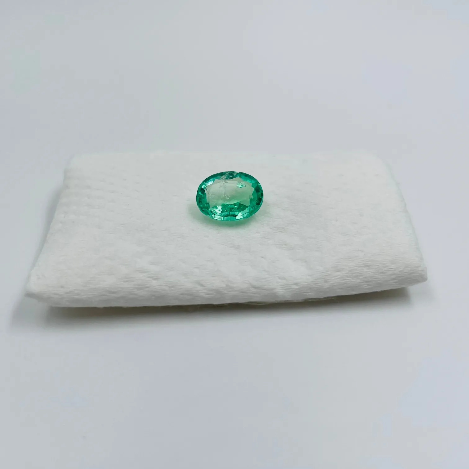 Natural Columbian Oval Emerald 2.93 carats Loose Gemstone Ring Bijoux Jewelry Non-heated Non-treated Stone